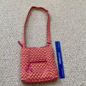 Cute Pink and orange chevron Vera Bradley cross body bag with zippers